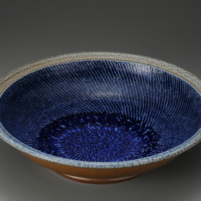 島岡達三《塩釉縄文象嵌皿》